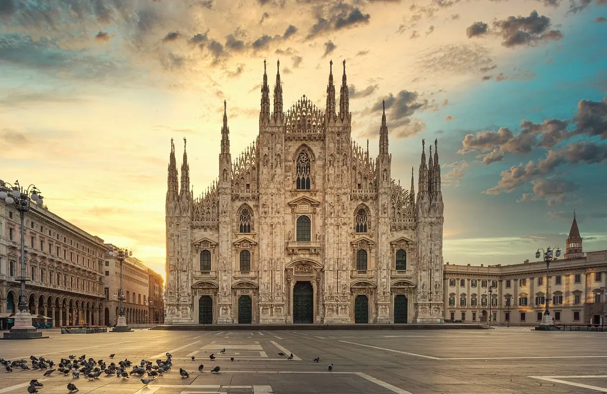 Piazza del Duomo in Milan at sunrise